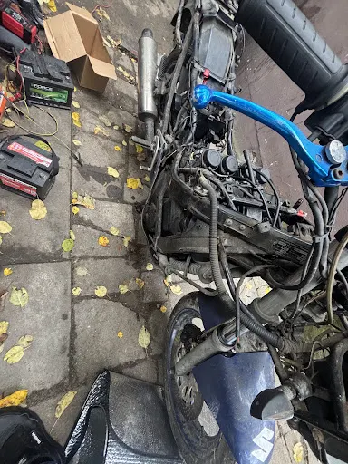 Serwis skuterów Synek . Naprawa skuterow , motorow i quadow , hulajnogi i rowery elektryczne naprawa